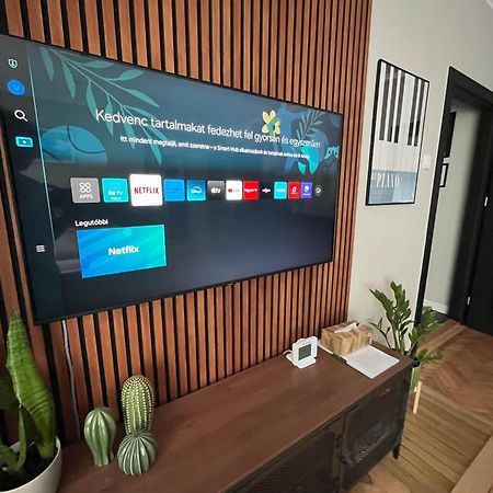 Oazis Apartman Veszprem Luaran gambar